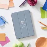 Stoffig Blauw Minimalistisch Modern Elegant Monogr iPad Pro Cover<br><div class="desc">Introductie van ons Dusty Blue Minimalist Modern Monogram Elegant Collectie: Verhoog uw stijl met ingetogen verfijning en tijdloze charme. Ons collectie heeft minimalistische design in een rustgevende stoffige blauwe tint, versterkt met elegante monogrammen op maat van uw persoonlijke smaak. Van verfijnde briefpapier tot veelzijdige accessoires, elk stuk in ons collectie...</div>