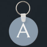 Stoffig Blauw Minimalistisch Modern Elegant Monogr Sleutelhanger<br><div class="desc">Introductie van ons Dusty Blue Minimalist Modern Monogram Elegant Collectie: Verhoog uw stijl met ingetogen verfijning en tijdloze charme. Ons collectie heeft minimalistische design in een rustgevende stoffige blauwe tint, versterkt met elegante monogrammen op maat van uw persoonlijke smaak. Van verfijnde briefpapier tot veelzijdige accessoires, elk stuk in ons collectie...</div>