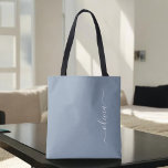 Stoffig Blauw Minimalistisch Modern Elegant Monogr Tote Bag<br><div class="desc">Introductie van ons Dusty Blue Minimalist Modern Monogram Elegant Collectie: Verhoog uw stijl met ingetogen verfijning en tijdloze charme. Ons collectie heeft minimalistische design in een rustgevende stoffige blauwe tint, versterkt met elegante monogrammen op maat van uw persoonlijke smaak. Van verfijnde briefpapier tot veelzijdige accessoires, elk stuk in ons collectie...</div>