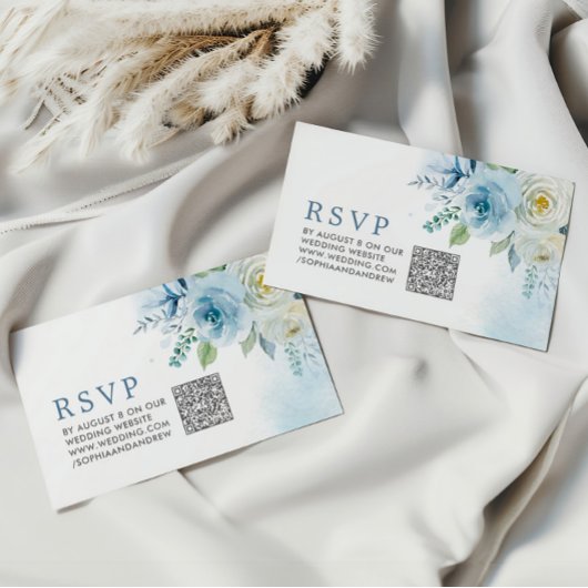 Stoffig Blauw Roos Bloemen Bruiloft QR Code RSVP Informatiekaartje