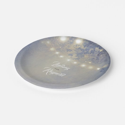 Stoffig Blauw Rustiek String Lights Bruiloft Papieren Bordje (Gekanteld)