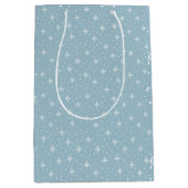 Stoffig blauw winterpatroon met witte sneeuwvlokke medium cadeauzakje (Voorkant)