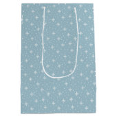 Stoffig blauw winterpatroon met witte sneeuwvlokke medium cadeauzakje (Achterkant)