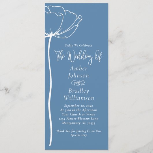 Stoffig Blauw Wit Bloemen Moderne Minimale Bruilof Programmakaart (Voorkant)