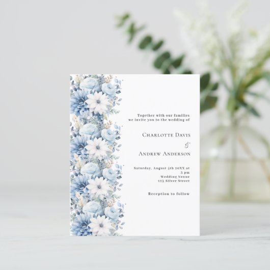 Stoffig blauw wit bloemetjes bruiloft uitnodiging (Staand voorkant)