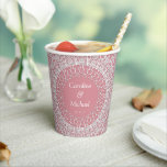 Stoffig Roze  Bruiloft Kant Papier beker<br><div class="desc">Ongeacht het type bruiloft dat men wenst, zijn deze uniek ontworpen en aanpasbare producten hier om de planning van de bruiloft gemakkelijker te maken en de feesten veel leuker voor iedereen! #zazzlemade #wedding #weddingplanner #weddingideas #weddingdecor #bride #bachelorparty #bachelorette #weddingparty #weddingreception #bridalparty #weddingdress #verloving label #couple #groom #bridetobe #events #weddingday #bridesmaids...</div>
