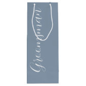 Stoffige Blau Gestileerde Script Bruidsgetuige Wijn Cadeautas (Achterkant)