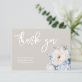 Stoffige blauw-witte bloemige baby showers kaart (Staand voorkant)