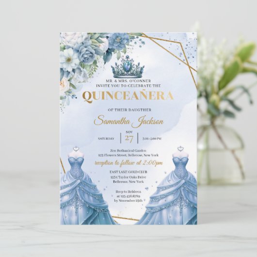 Stoffige blauwe bloemen tweeling prinses jurk quin kaart (Staand voorkant)