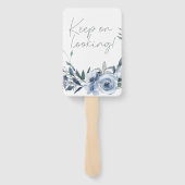 Stoffige blauwe bloemen zeggen ja tegen de jurk handwaaier (Achterkant)