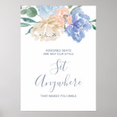 Stoffige blauwe bloemen zitten overal bruiloft tek poster (Voorkant)