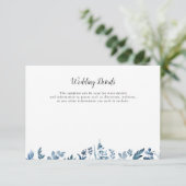 stoffige blauwe bloemenbruiloft details kaart (Staand voorkant)