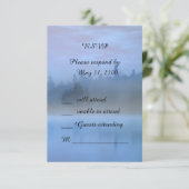 stoffige blauwe bos landschap bruiloft RSVP kaartje (Staand voorkant)