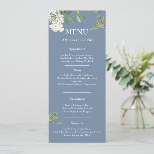 Stoffige blauwe en witte bloemen Bruiloft Menu (Staand voorkant)