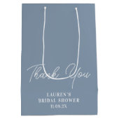 Stoffige Blauwe Minimalistische Bruids Shower Beda Medium Cadeauzakje (Achterkant)