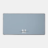 Stoffige Blauwe Minimalistische Naam Monogram Bureaumat (Voorkant)
