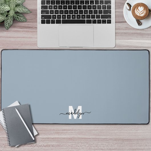 Stoffige Blauwe Minimalistische Naam Monogram Bureaumat