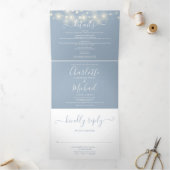 Stoffige Blauwe Slingerlichten Script Monogram Bru Drieluik Uitnodiging (Binnen)