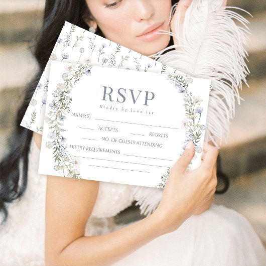 Stoffige blauwe wildflower tuin bruiloft RSVP kaar