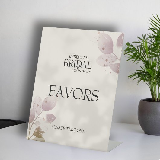 Stoffige gedempte Blush Pink Floral Vrijgezellenfe Reclamebord Met Voetstuk