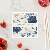 Stoffige marineblauw & wit bloemenbruiloft waterve servet (Insitu)