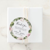 Stoffige mauve botanische krans bedankjes labels (In situ)