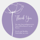 Stoffige paarse achtergrond bloemige trouwkaart be ronde sticker (Voorkant)