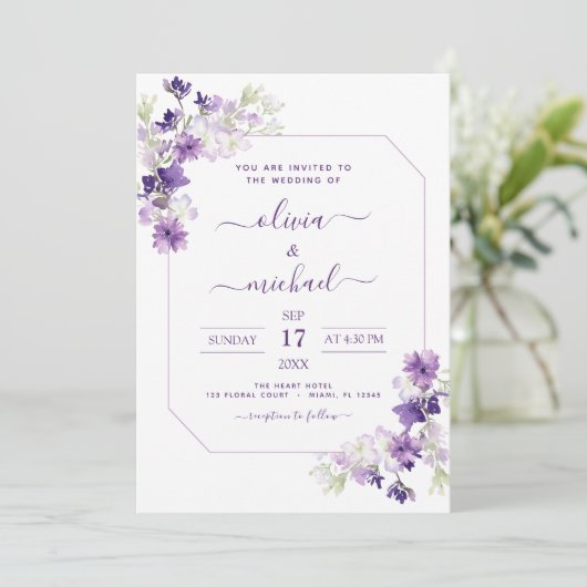 Stoffige Paarse Trouwbloemen Groene Beplanting Kaart (Staand voorkant)