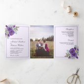 Stoffige Paarse Waterverf Bloemen Fotobruiloft Drieluik Uitnodiging (Binnen)