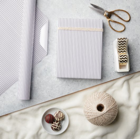 Stoffige Pruim Dun Gestreepte Cadeaupapier (Crafts)