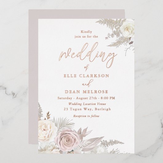 Stoffige Roos & Ivoren Witte Bloemige Trouwring Ro Folie Uitnodiging (Voorkant / Achterkant)