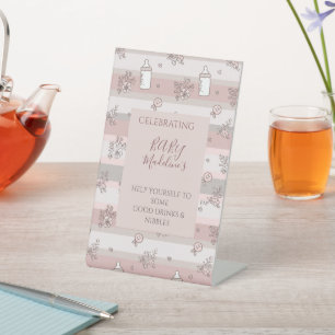 Stoffige Roze Bloemige Babyfles Meisje Baby Shower Reclamebord Met Voetstuk