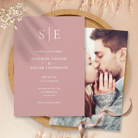 Stoffige Roze Elegant Monogram Foto Bruiloft Kaart