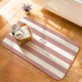 Stoffige roze en witte brede strepen monogram naam badmat