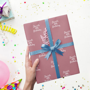 Stoffige roze naam script verjaardag cadeaupapier