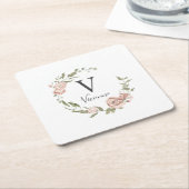 Stoffige Roze Roos Bloemige Monogram Naam Kartonnen Onderzetters (Schuin)