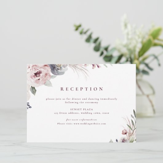 Stoffige roze rustieke boho floral receptie informatiekaartje (Staand voorkant)