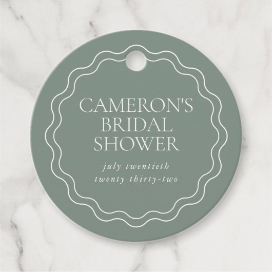 stoffige salie | Wavy Scallop Border Vrijgezellenf Bedankjes Labels (Voorkant)