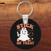 Stok of trakteer verpleegster grappig Halloween ko Sleutelhanger (Voorkant)