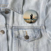 Stolen Foto. Naam en Jaar Typografie. Ronde Button 5,7 Cm (In situ)