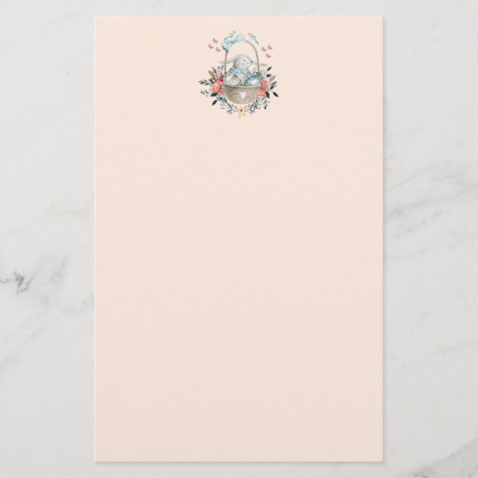 Stomme Bunny in een mand met eieren en  bloemen Briefpapier (Voorkant)