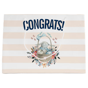 Stomme Bunny in een mand met eieren en  bloemen Groot Cadeauzakje