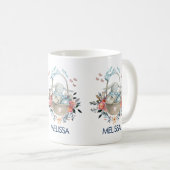 Stomme Bunny in een mand met eieren en  bloemen Koffiemok (Voorkant rechts)