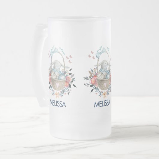 Stomme Bunny in een mand met eieren en  bloemen Matglas Bierpul (Voorkant links)