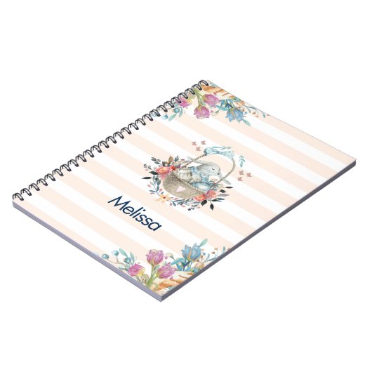 Stomme Bunny in een mand met eieren en  bloemen Notitieboek (Linkerzijde)