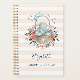 Stomme Bunny in een mand met eieren en  bloemen Planner