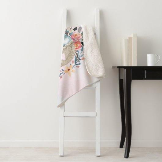 Stomme Bunny in een mand met eieren en  bloemen Sherpa Deken (In situ)