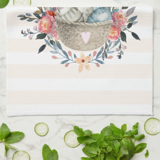 Stomme Bunny in een mand met eieren en  bloemen Theedoek (Gevouwen)