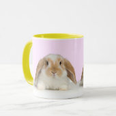 Stomme bunny op een gele mok (Voorkant links)