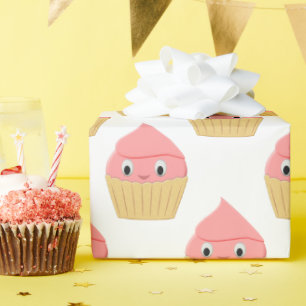Stomme Cartoon aardbeienbrood op wit Cadeaupapier